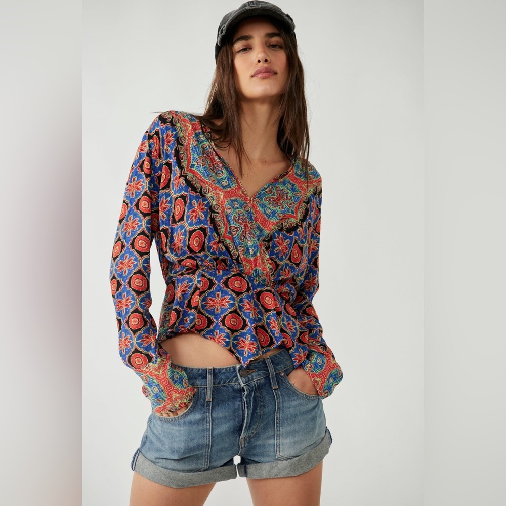 Free People Falling For You Shirt Sizeโ XS Womenโs Long Sleeve
